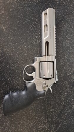 Smith & Wesson 686Competitor performance center